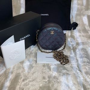CHANEL IRIDESCENT CAVIAR QUILTED ROUND CLUTCH